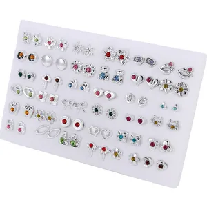 Collection de boucles d'oreilles colorées avec strass aux motifs d'animaux et fleurs