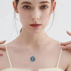 Collier pendentif tête de loup hip hop avec zircon micro-pavé et finition turquoise