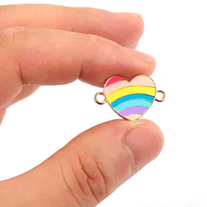Regenboog hart emaille hanger met twee lussen voor DIY sieraden en handwerk