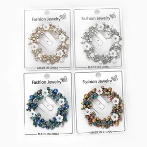 Set mit vier luxuriösen Strass-Perlen-Kranz-Brosche in verschiedenen eleganten Farben
