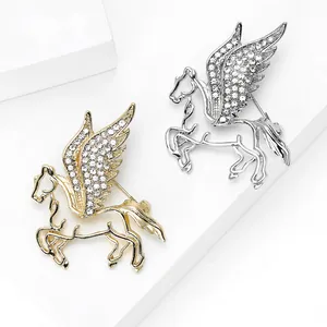 Spilla Pegasus in Lega di Moda Con Strass per Uomo Donna Vestito Cappotto Spilla Accessori Creativi Gioielli Cavallo Alato