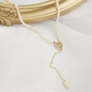 Elegante Collana di Perle d'Acqua Dolce in Rame Placcato Oro Con Fibbia OT e Targhetta in Metallo Gioielli Minimalisti Donna
