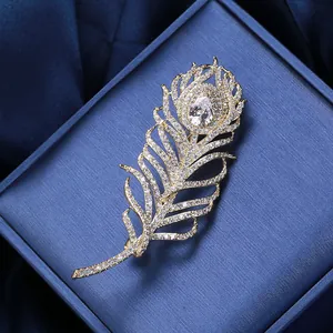 Élégante Broche en Plume de Zircon pour Femme Plaquée Or Argent Broche Plume de Paon pour Costume Manteau Veste Bijoux de Mode