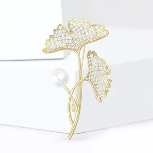 Elegant Ginkgo Leaf Brooch For Women Copper Micro Pave Zirconia With Artificial Pearl Suit Pin Fashion Accessory Jewelry Gift