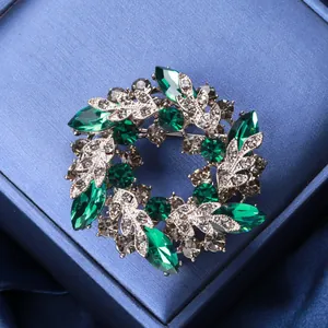 Eleganter Zirkonia Blumenkranz Brosche Für Damen Luxus Kupfer Vergoldete Anstecknadel Für Anzug Mantel Bankett Schmuck