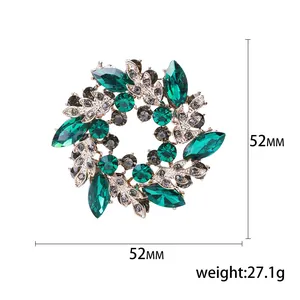 Luxuriöse Smaragdkristall-Kranz-Brosche mit Silberblättern, 52 mm Durchmesser und 27,1 g