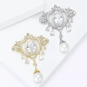 Luxury Baroque Palace Style Copper Zirconia Brooch For Women Vintage Heart Tassel Artificial Pearl Rhinestone Corsage Jewelry Accessory
