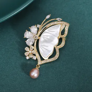 Elegant Gold Plated Copper Butterfly Brooch Shell Zirconia Flower Pin Artificial Pearl Pendant For Women Wedding Banquet Luxury Jewelry