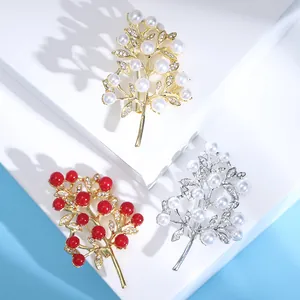 Broches élégantes en forme d'arbre avec strass et perles, finitions or et argent