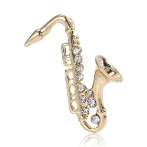 Spilla in Lega a Forma di Sassofono Vintage per Donna Uomo Strumento Musicale con Strass Intarsiati Oro Argento Gioielli Regalo