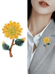 Broche tournesol élégante en émail avec cristaux étincelants et feuilles pour pulls
