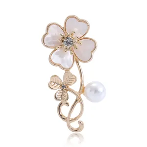 Elegant Korean Style Shell Flower Clover Brooch For Women Alloy Rhinestone Artificial Pearl Anti-Exposure Scarf Pin Vintage Jewelry