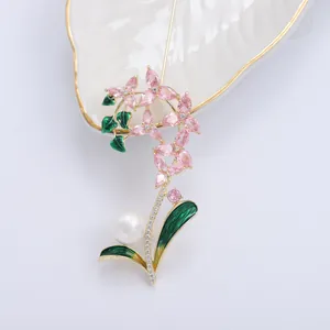 Élégante Broche Fleur d'Orchidée pour Femme Cuivre Plaqué Or Émail Zirconium Perle d'Imitation Épingle Accessoire Bijoux Mode