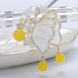 Elegant 3D Butterfly Mother Of Artificial Pearl Brooch For Women Alloy Zirconia Inlaid Pin Accessory For Suit Jacket Wedding Party