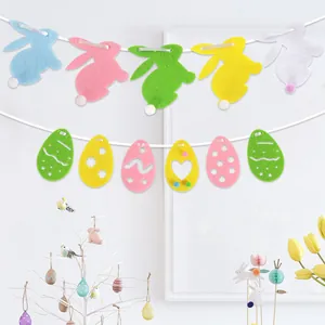 Paasvilt banner set met kleurrijke konijntjes en eieren voor binnenhuisdecoratie