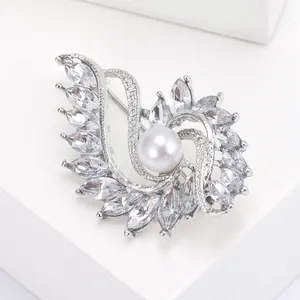 Elegant silver alloy brooch with round white pearl and marquise-cut crystal zircon stones