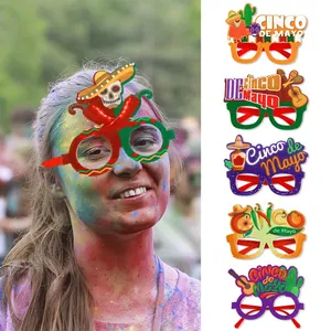Details von Cinco de Mayo Partybrillen mit festlichen Kaktus- und Gitarrendesigns