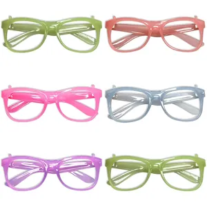 Dettaglio di 6 montature colorate in plastica per accessori luminosi da festa