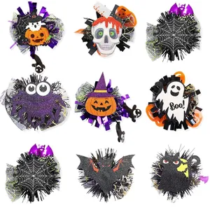 Set di 9 porta badge Halloween glitterati con zucca, ragnatela e motivi a fantasma