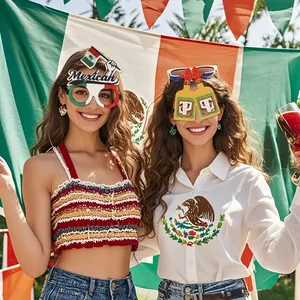 Occhiali da festa bandiera messicana e decorazioni bottiglia per il Cinco de Mayo