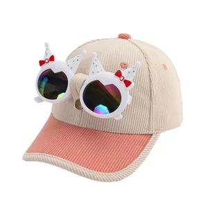 Casquette enfant en velours côtelé avec lunettes oreilles de chat en beige et rose