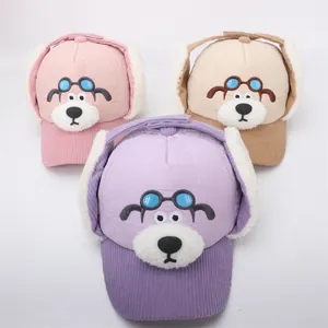 Cappello invernale per bambini con paraorecchie, ricamo a cane e dettagli occhiali blu