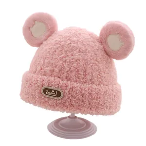 Berretto in peluche rosa per bambini con grandi orecchie e toppa in pelle Social