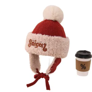 Gorro de invierno de punto con pompón y bordado Saigon para el calor invernal