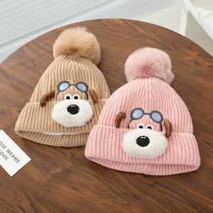 Gebreide wintermuts voor baby's met schattig puppy-ontwerp en zachte pompons