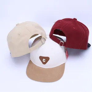 Lot de casquettes hip hop enfant en kaki, bordeaux et blanc avec boucle en métal réglable