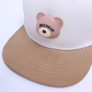 Kinder Baseballkappe im Colorblock-Design mit 3D-Bären-Patch und flachem Schirm