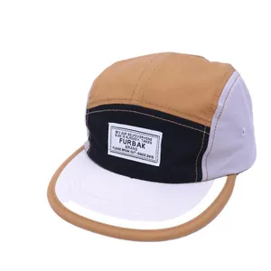 Kinder-Baseballcap mit flachem Schirm und Buchstaben-Aufnäher in Khaki, Schwarz und Grau
