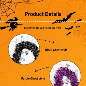 Détail de guirlandes d'Halloween avec motifs fantômes en coloris noir et violet