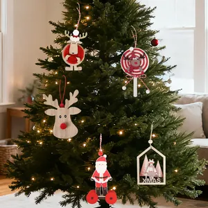 Set di decorazioni natalizie in legno con renne e Babbo Natale per l'albero