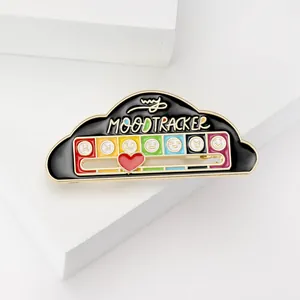 Broche nuage en émail avec curseur coeur pour suivre l'humeur et lettrage coloré