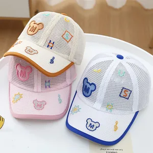 Berretto da Baseball in Rete Estivo per Bambini Cappello da Sole Traspirante Ricamo Orso Cartone Animato per Bambini Ragazzi Ragazze Accessorio Esterno