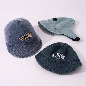Cappelli in denim per bambini con ricamo BOSTON 1630 in blu chiaro e scuro