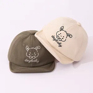 Casquettes de baseball bébé en coton kaki et vert avec broderie de lapin mignonne
