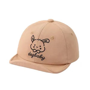Casquette bébé en coton avec broderie lapin mignon et bord souple couleur kaki