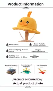 Vue détaillée du chapeau bob peluche canard jaune avec spécifications de taille