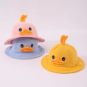 Détails de chapeaux bobs en velours pour tout-petits avec broderie canard