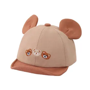 Casquette bébé mignonne à bord souple avec oreilles d'ours et broderie beige