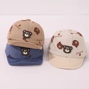 Casquettes bébé en velours côtelé marron, bleu et beige avec broderie ours mignon
