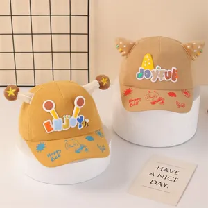 Gorras de béisbol de pana para niños en amarillo y marrón con orejas y bordados