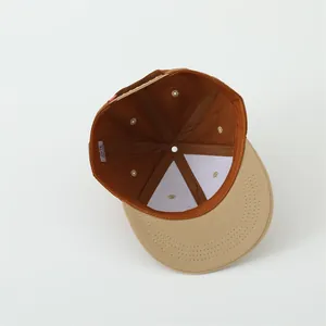 Vue intérieure de la casquette hip hop enfant avec bandeau et étiquette Cute Size Free