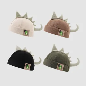 Bonnets dinosaure en velours côtelé pour enfants disponibles en quatre couleurs