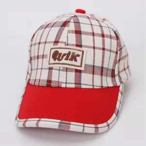 Casquette de baseball pour enfants à carreaux rouges et blancs avec broderie Quik