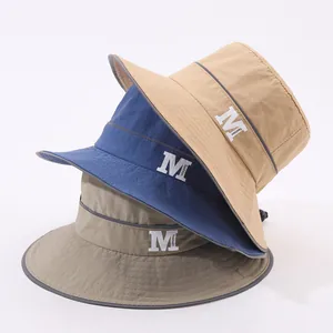 Cappello da pescatore per bambini con lettera M, tesa larga e strisce riflettenti