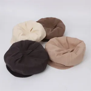 Quatre couleurs de casquettes gavroche en coton beige, marron et kaki pour enfants