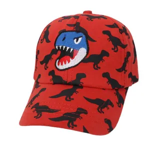 Rode honkbalpet voor kinderen met cartoon dinosaurus borduurwerk en zwarte dino prints